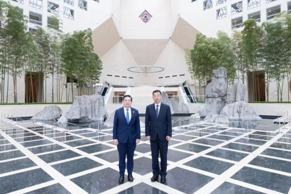 葛海蛟会见文莱首相府部长兼财经主宰部长刘光明